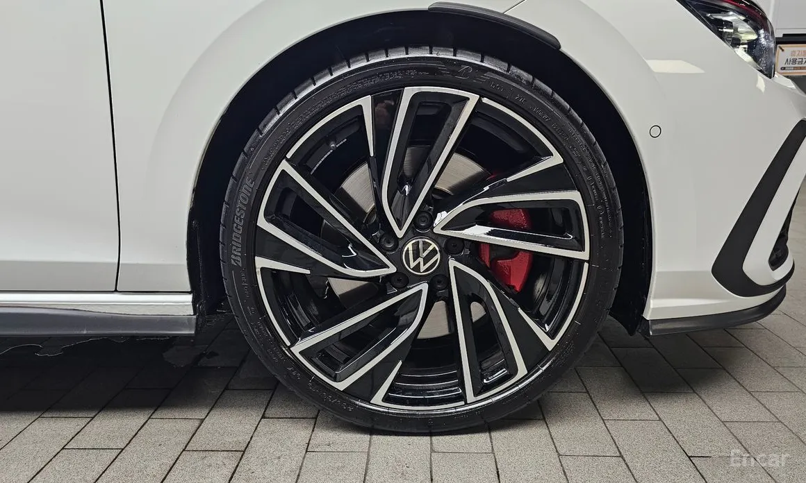 Фото 5 - Volkswagen Golf