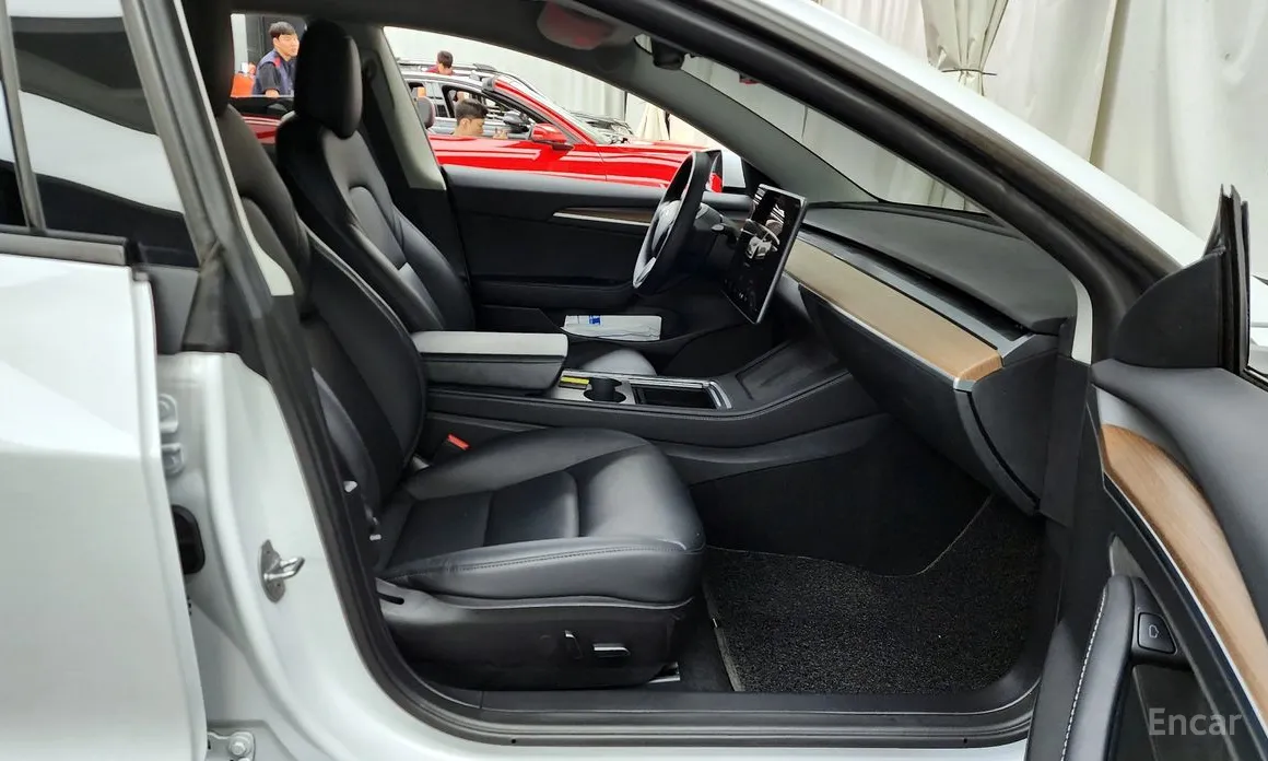 Фото 11 - Tesla Model 3