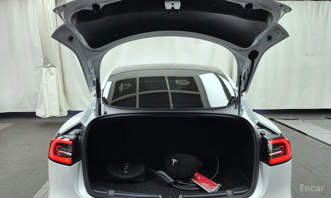 Фото 20 - Tesla Model 3