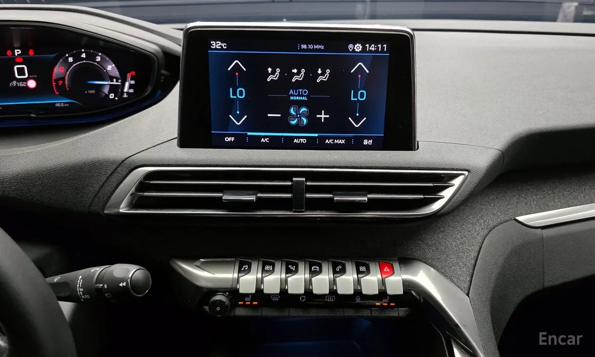 Фото 16 - Peugeot 3008