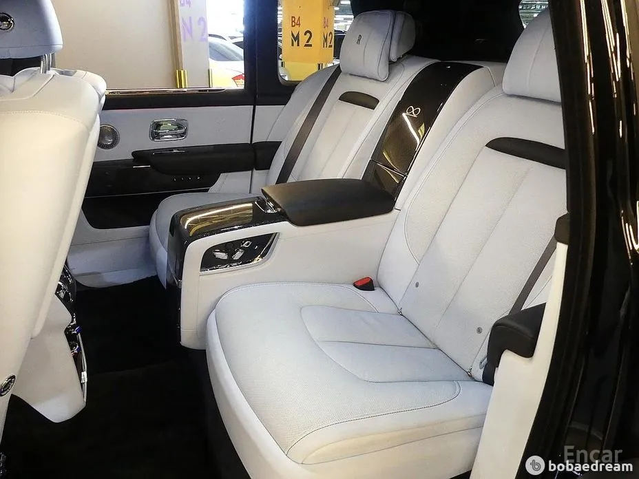 Фото 18 - Rolls-Royce Cullinan