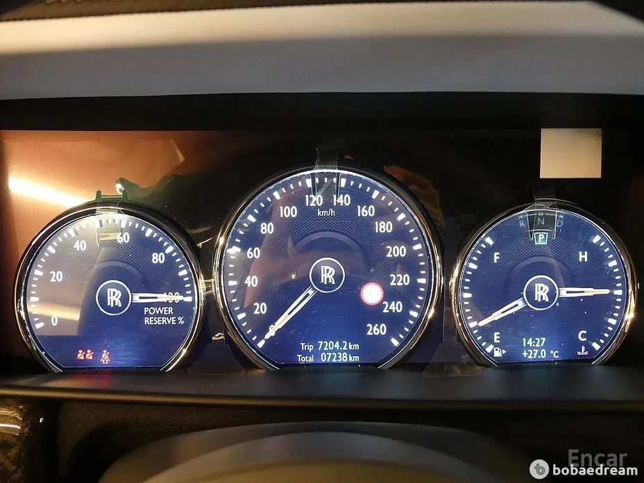 Фото 6 - Rolls-Royce Cullinan