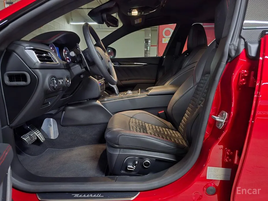 Фото 10 - Maserati Ghibli