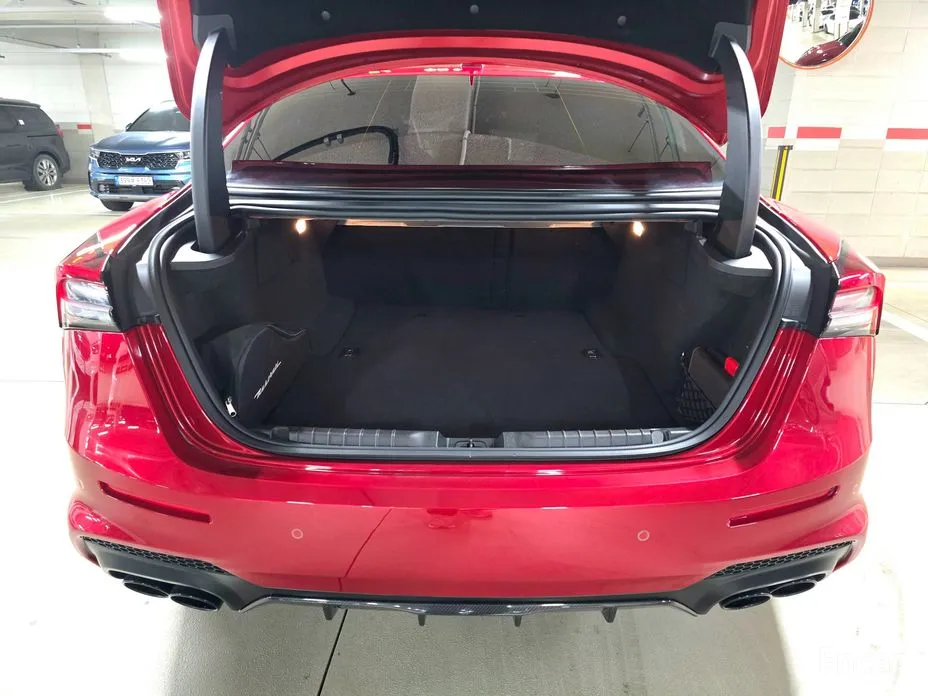 Фото 8 - Maserati Ghibli