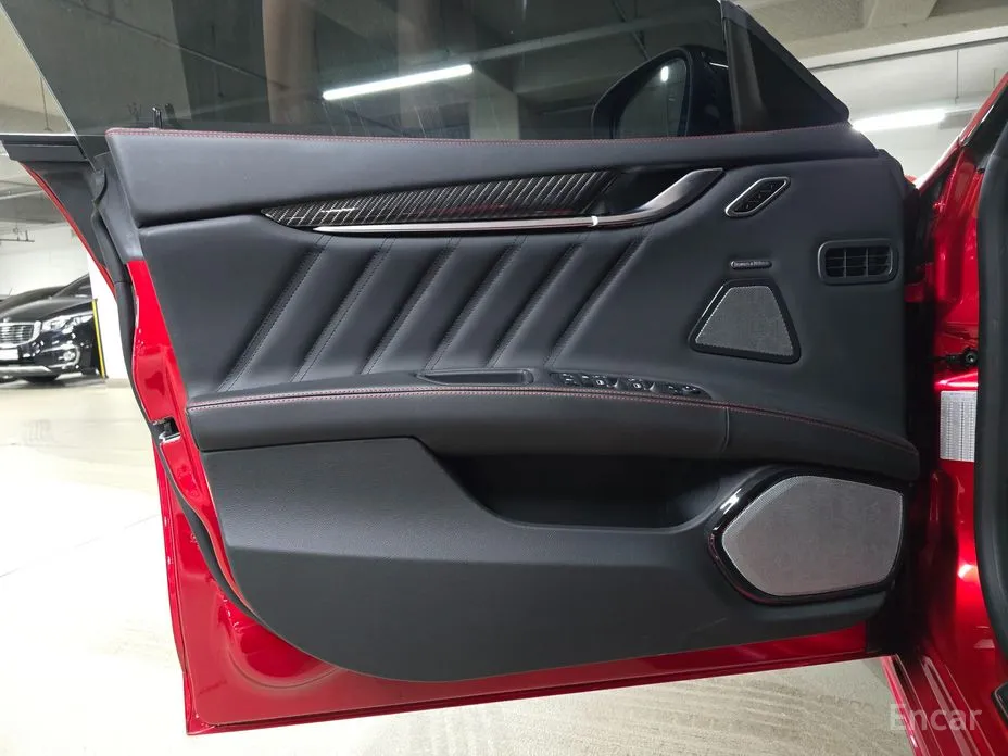 Фото 9 - Maserati Ghibli