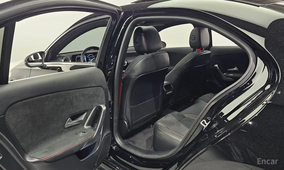 Photo 11 - Mercedes-Benz A-Class