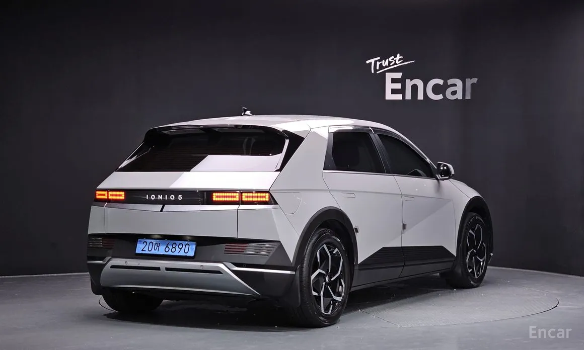 Фото 2 - Hyundai Ioniq 5