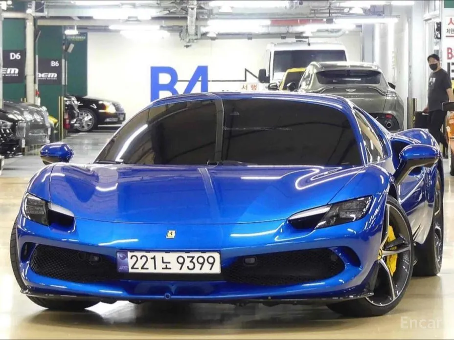 Фото 1 - Ferrari 296