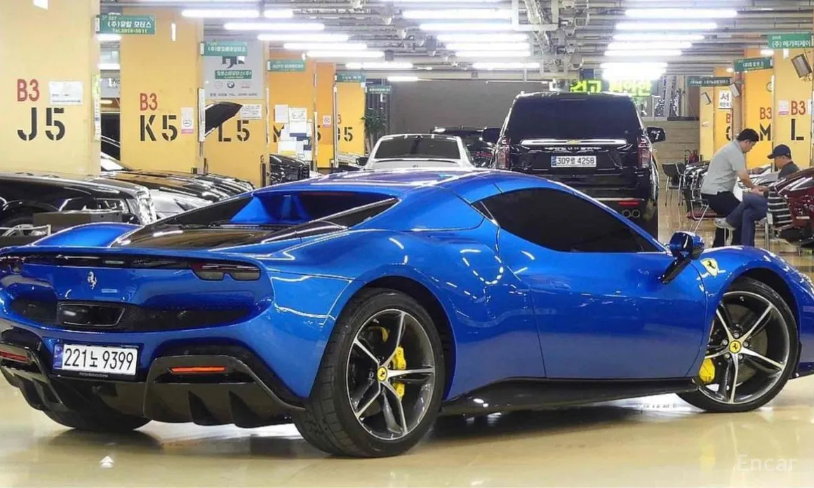 Фото 3 - Ferrari 296