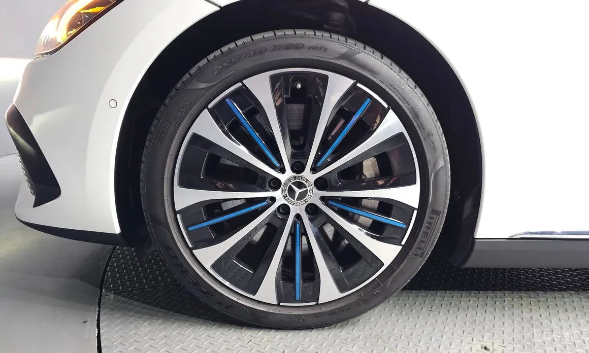 Фото 5 - Mercedes-Benz EQE