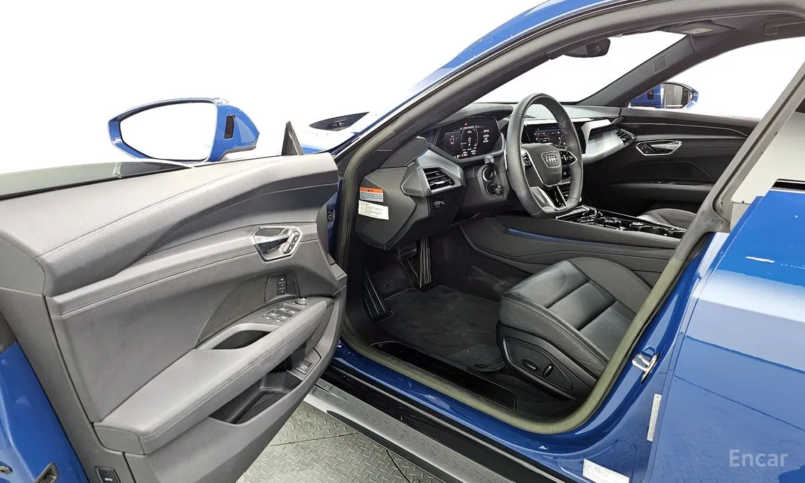 Фото 10 - Audi e-tron GT