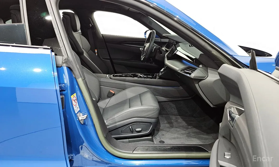 Фото 11 - Audi e-tron GT