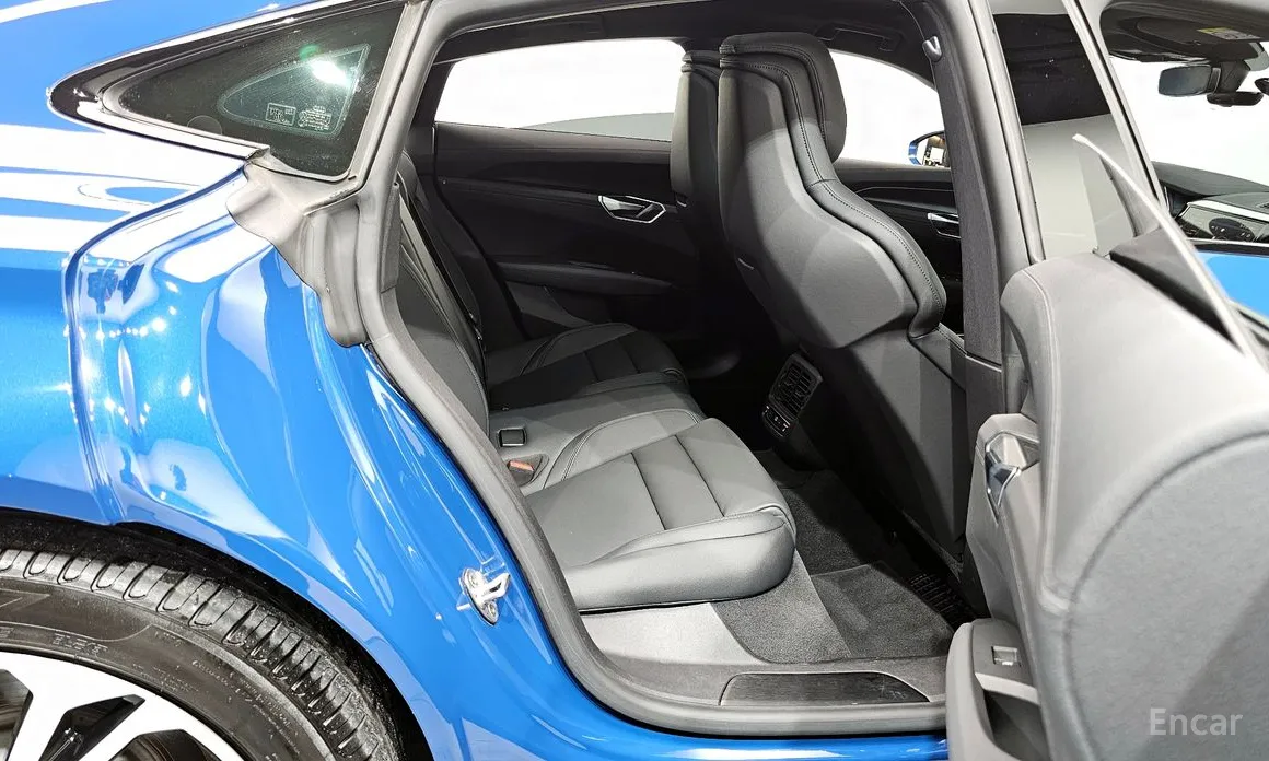 Фото 12 - Audi e-tron GT