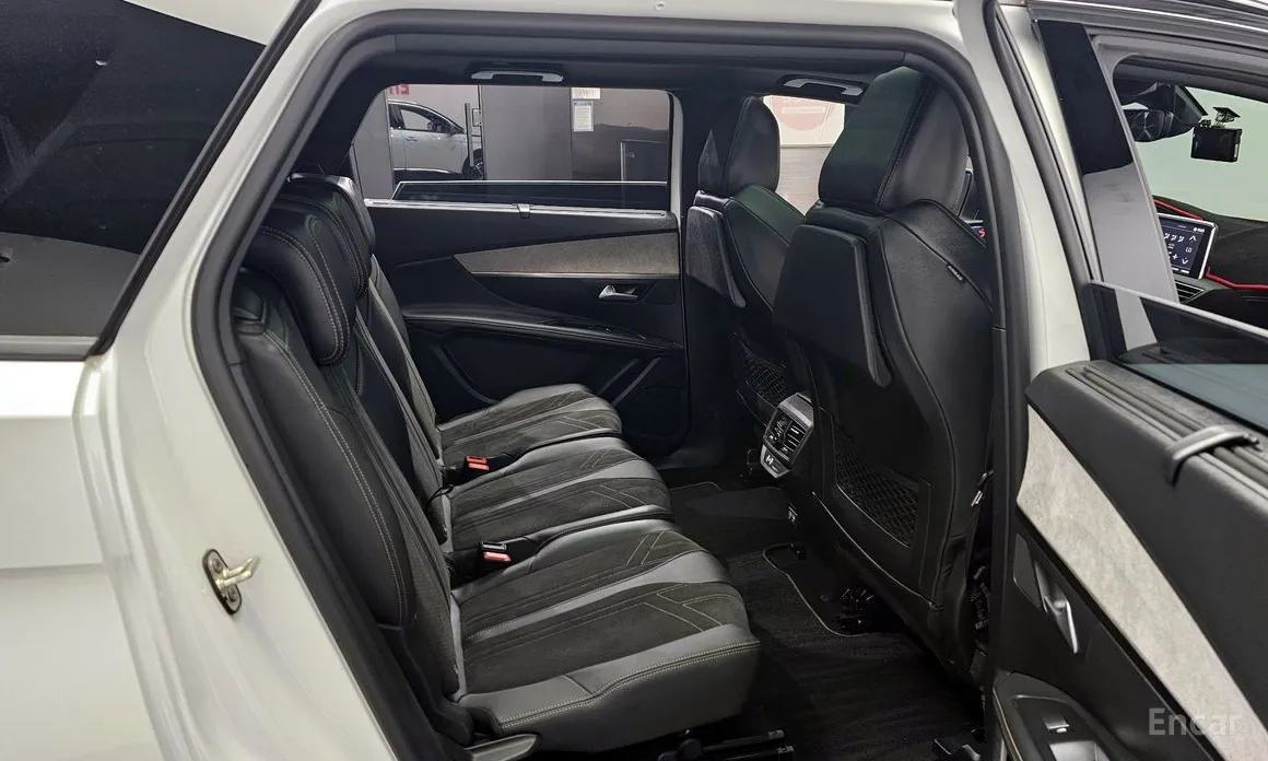 Фото 12 - Peugeot 5008