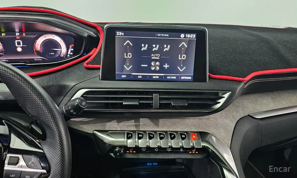 Фото 14 - Peugeot 5008