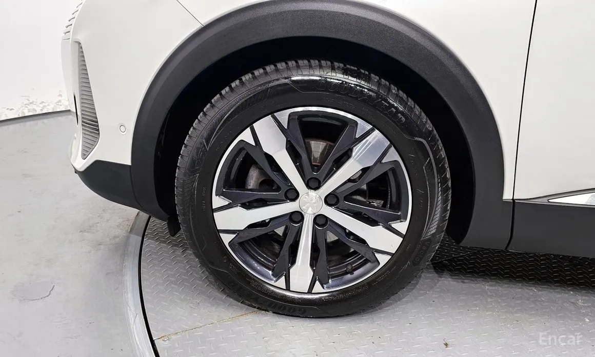 Фото 5 - Peugeot 5008