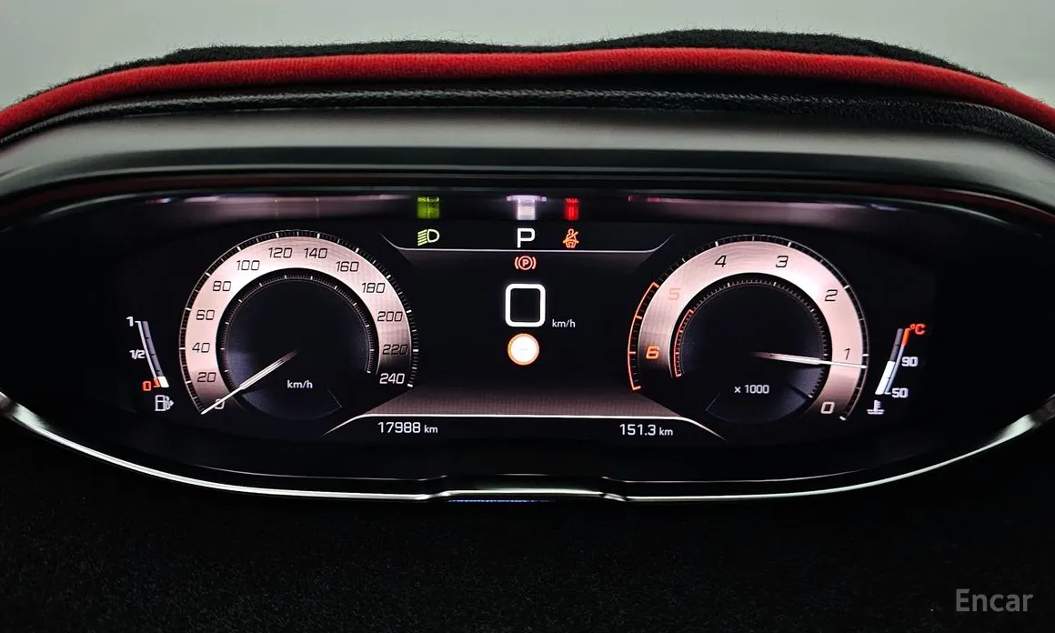 Фото 8 - Peugeot 5008