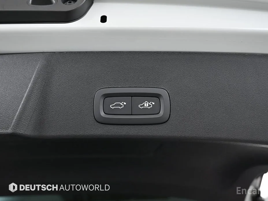 Фото 20 - Volvo XC40