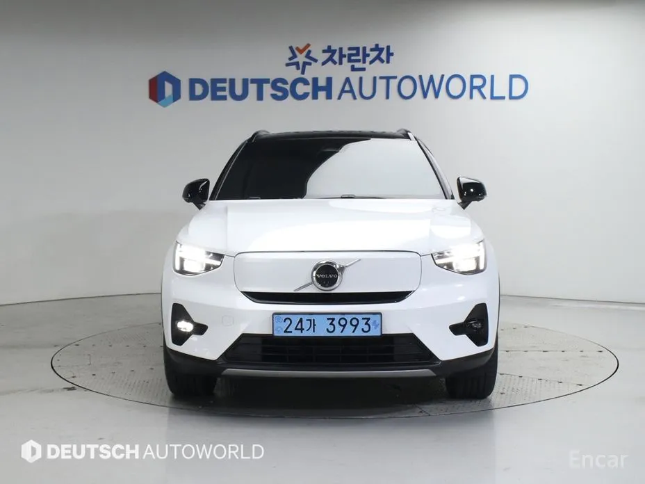 Фото 3 - Volvo XC40