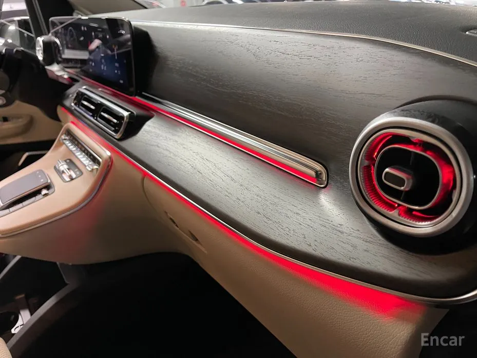 Фото 14 - Mercedes-Benz V-Class