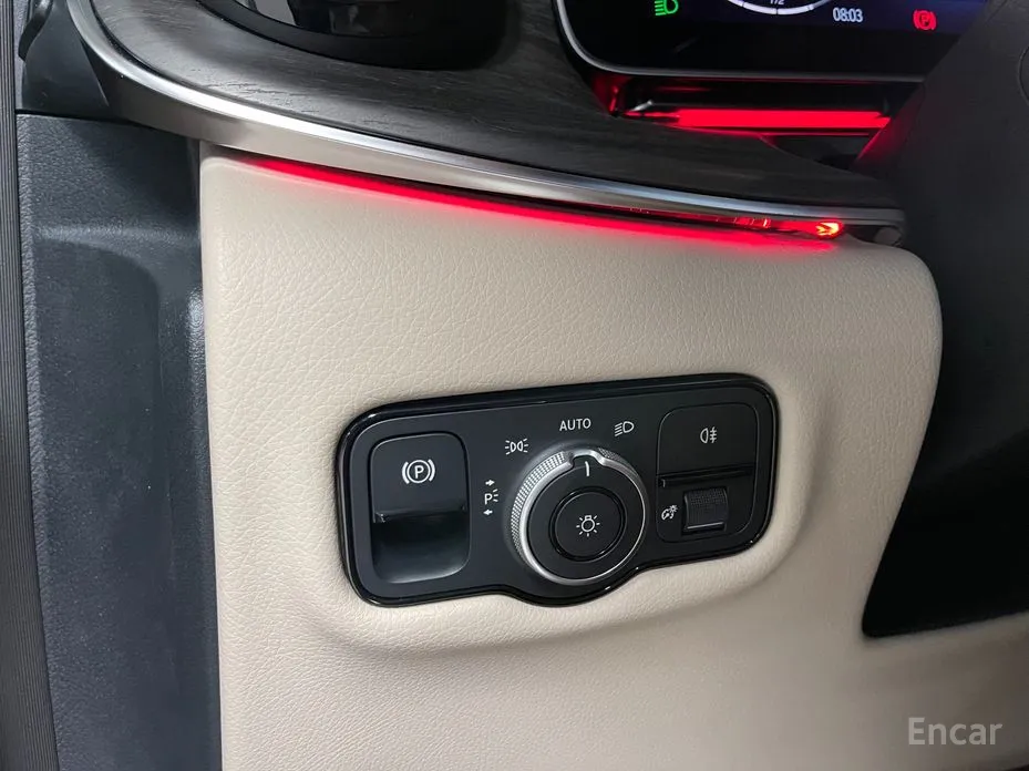 Фото 19 - Mercedes-Benz V-Class