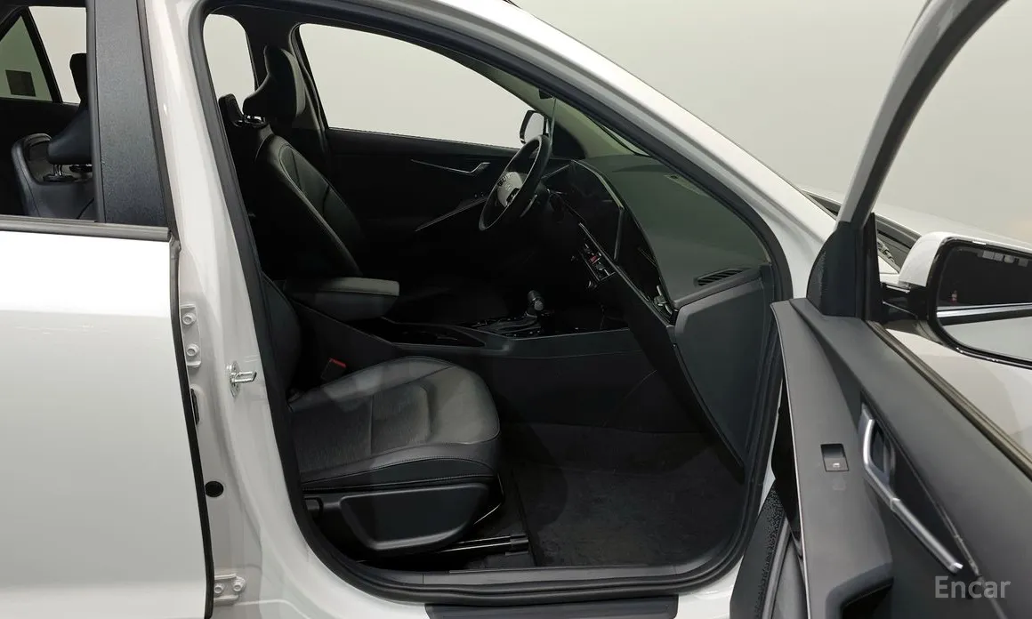 Фото 11 - Kia Niro