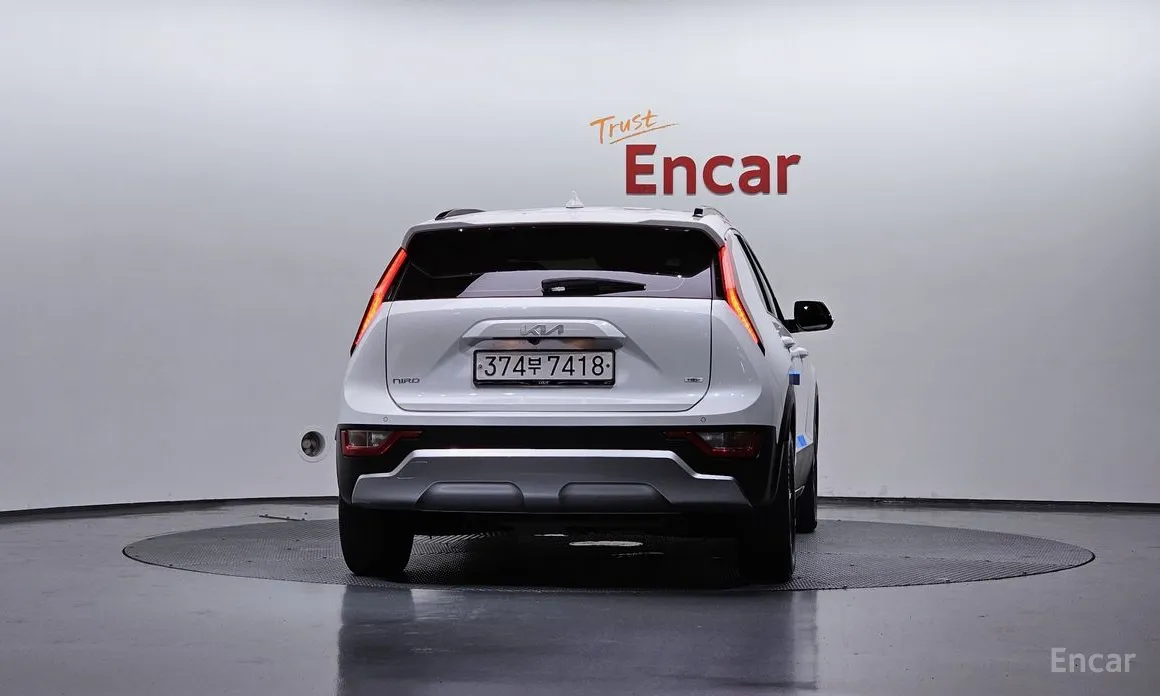 Фото 4 - Kia Niro