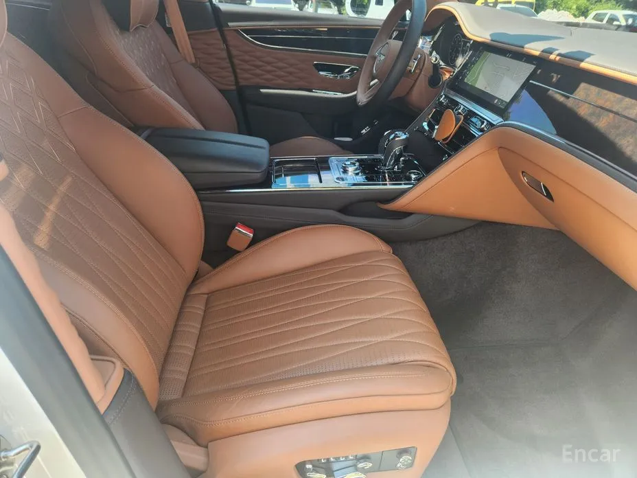 Фото 11 - Bentley Flying Spur