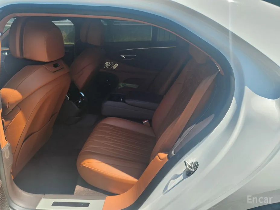 Фото 12 - Bentley Flying Spur