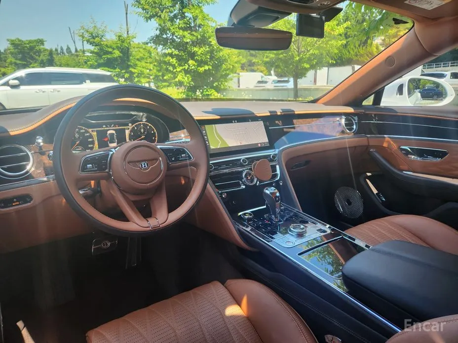 Фото 9 - Bentley Flying Spur