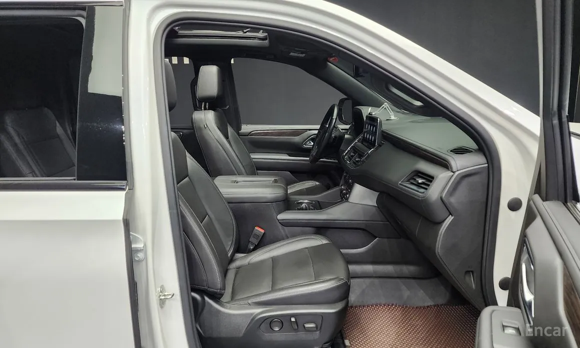 Фото 11 - Chevrolet Surburban