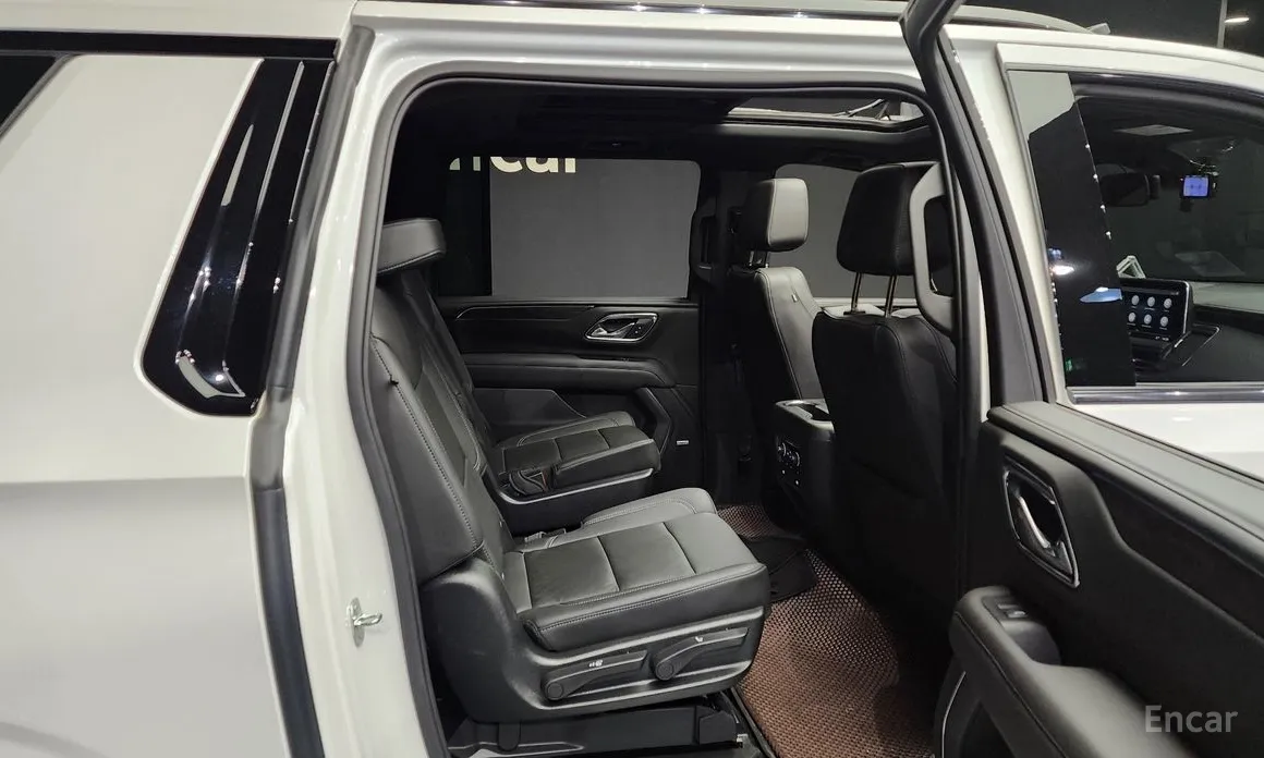 Фото 12 - Chevrolet Surburban