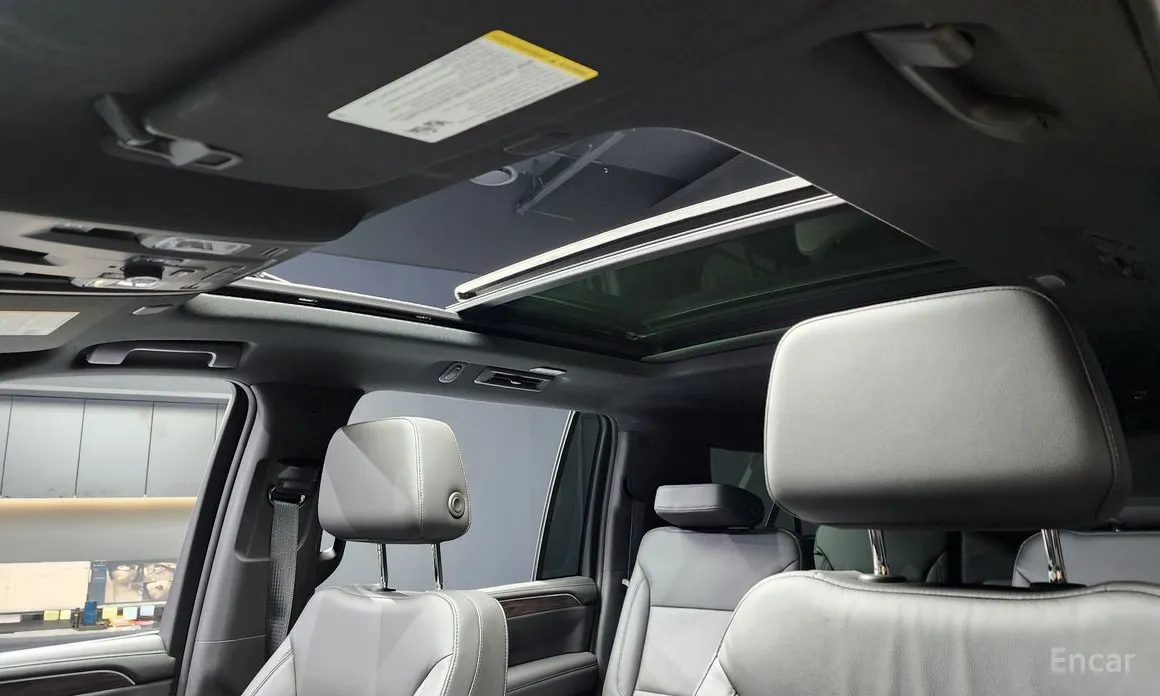 Фото 18 - Chevrolet Surburban