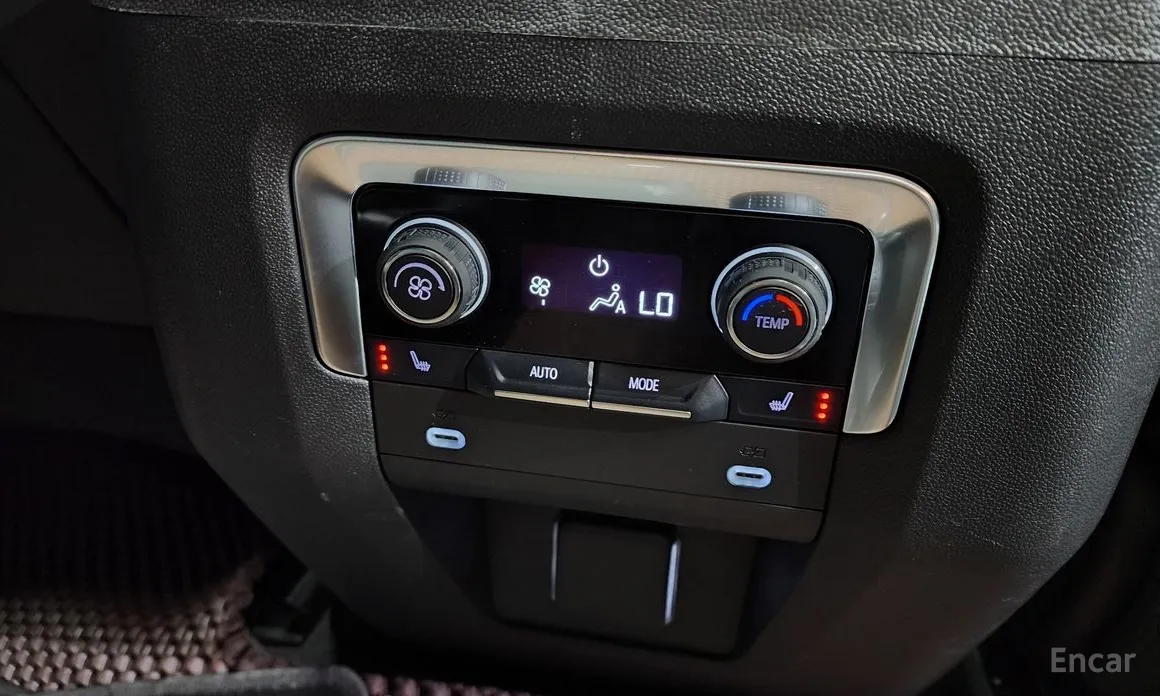 Фото 19 - Chevrolet Surburban