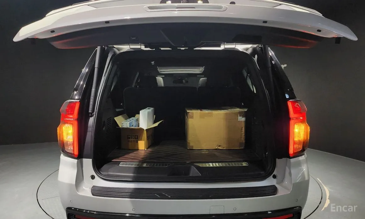 Фото 20 - Chevrolet Surburban