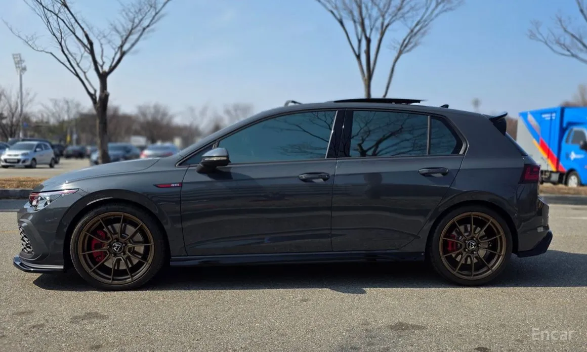 Фото 16 - Volkswagen Golf