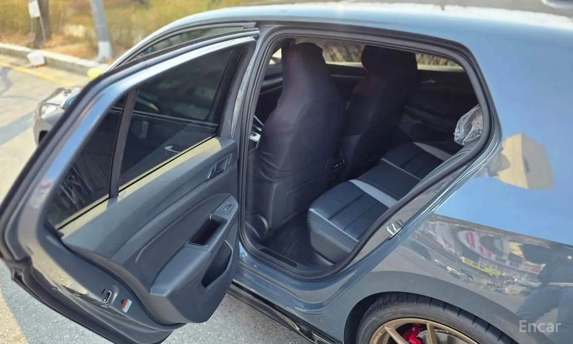 Фото 17 - Volkswagen Golf