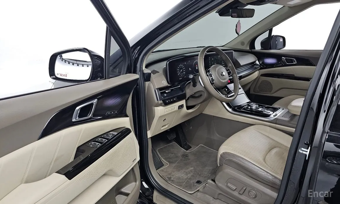 Фото 10 - Kia Carnival