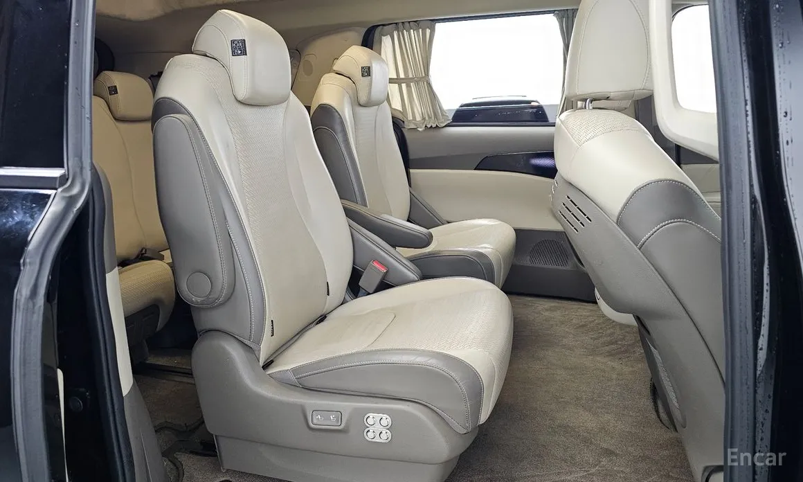 Фото 12 - Kia Carnival