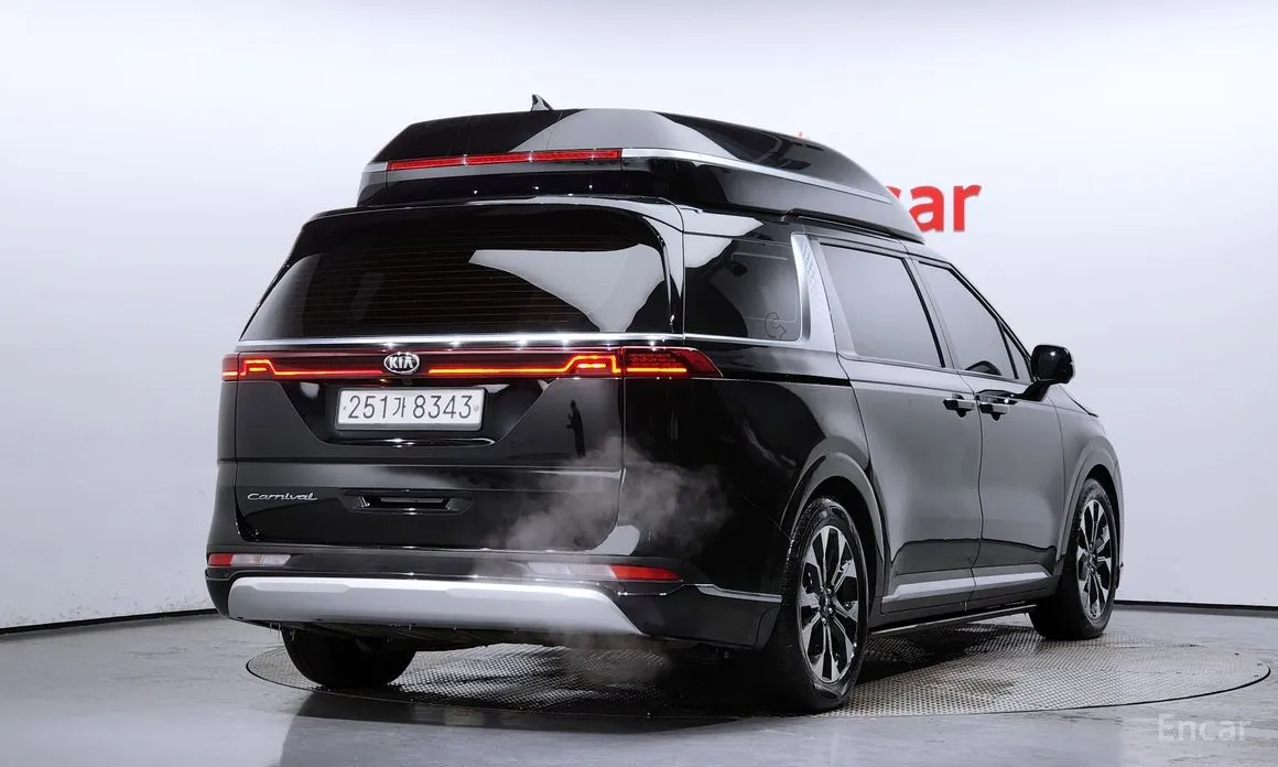 Фото 2 - Kia Carnival