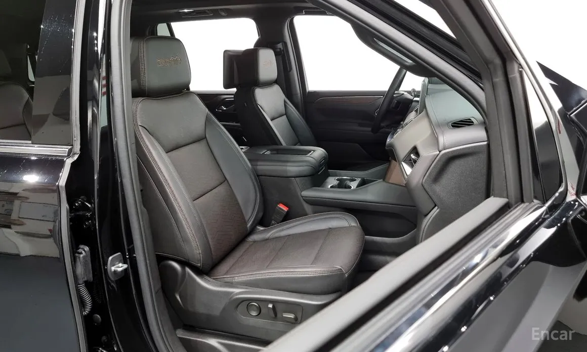 Фото 10 - Chevrolet Tahoe