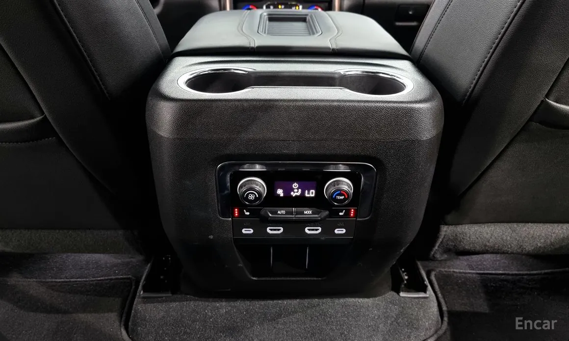 Фото 18 - Chevrolet Tahoe