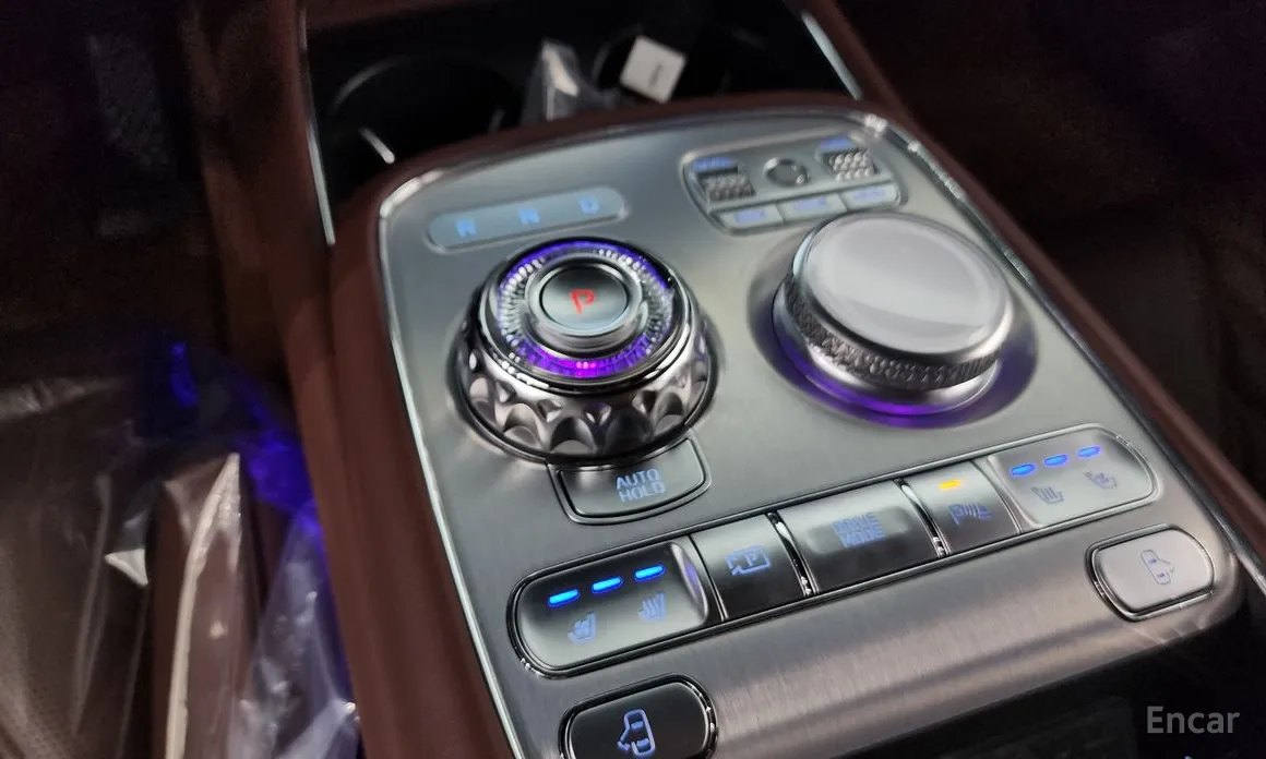 Фото 9 - Genesis G90