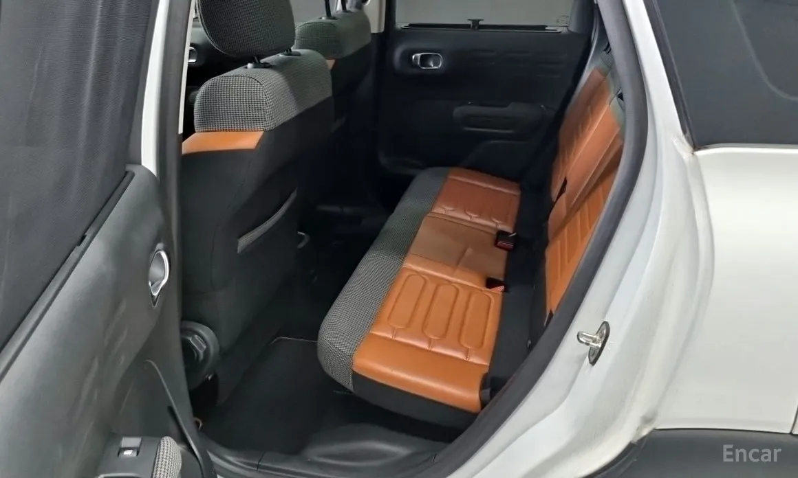 Фото 10 - Citroen C3 Aircross