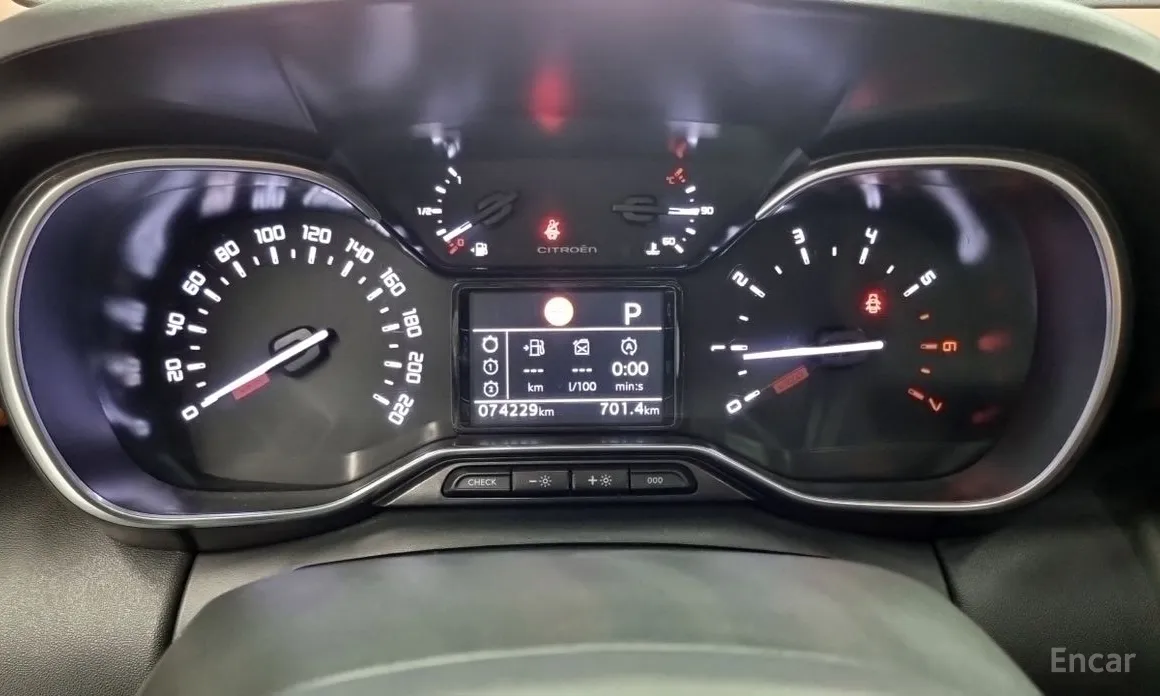 Фото 8 - Citroen C3 Aircross