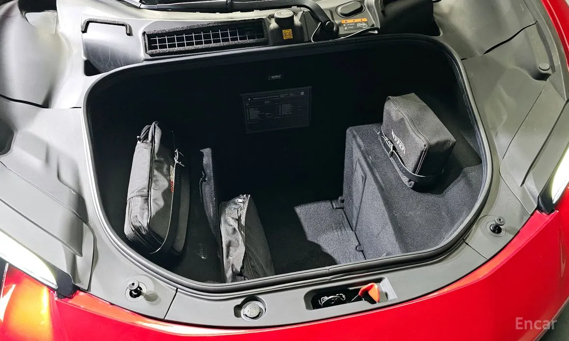 Фото 20 - Ferrari 296