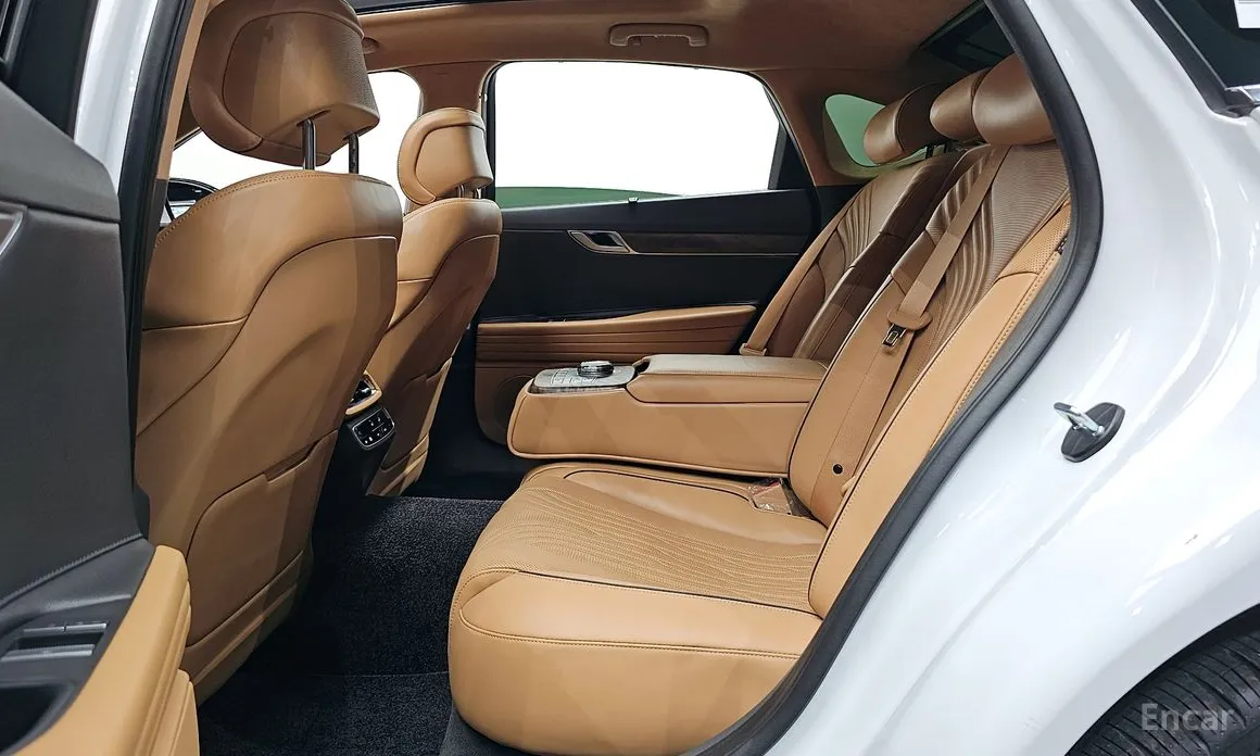 Фото 12 - Genesis G80