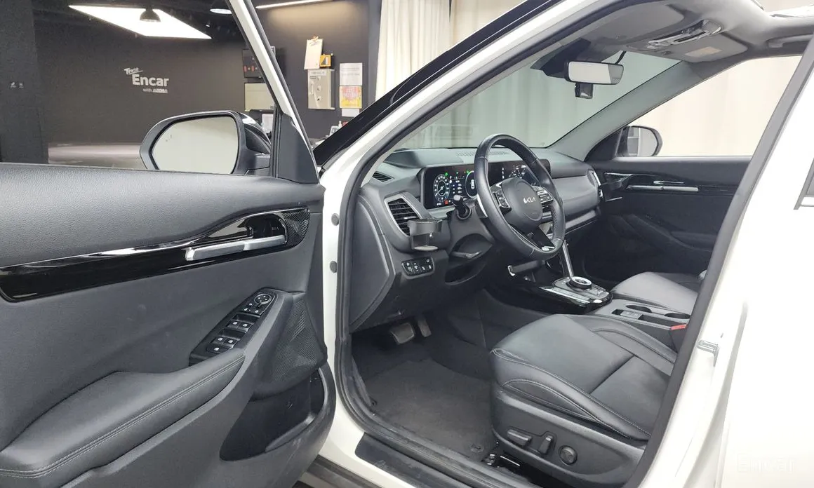 Фото 10 - Kia Seltos