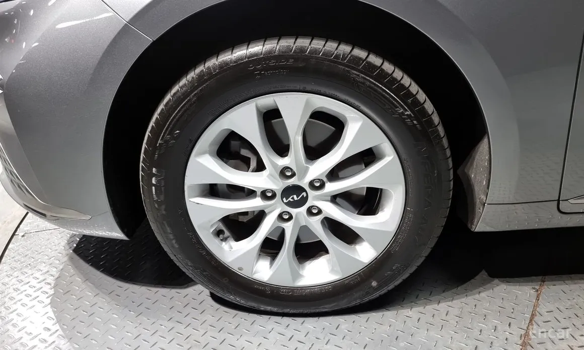 Фото 5 - Kia K8