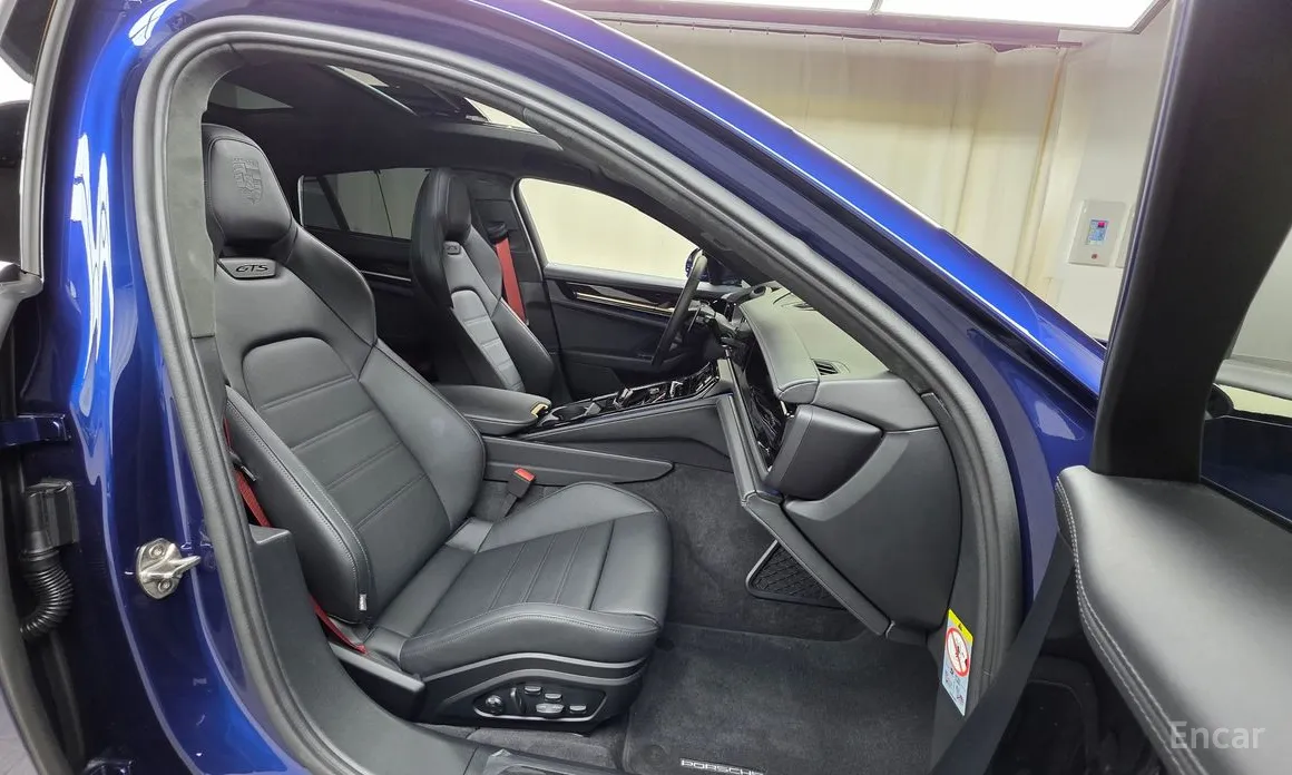 Фото 10 - Porsche Panamera